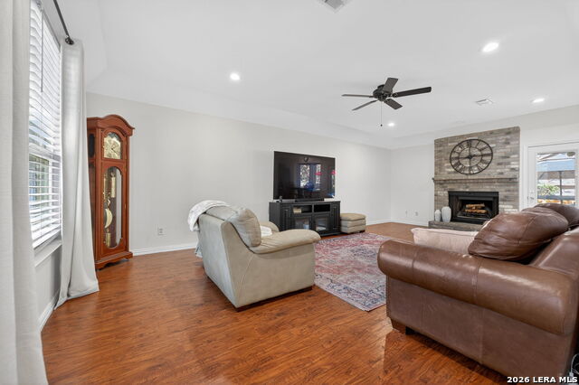 Image 13 of 56 For 9319 Jorwoods