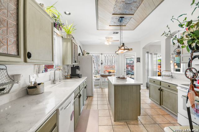 Image 14 of 47 For 1515 Crescent Woods