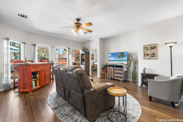 Image 24 of 47 For 1515 Crescent Woods