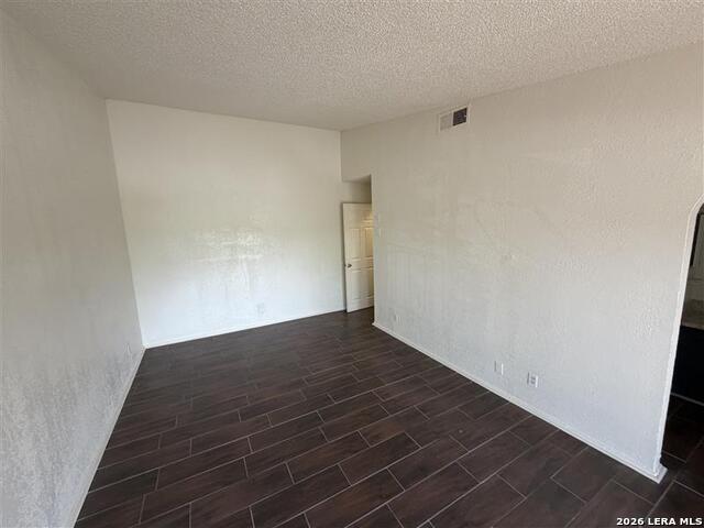 Image 11 of 25 For 520 Gentleman  19