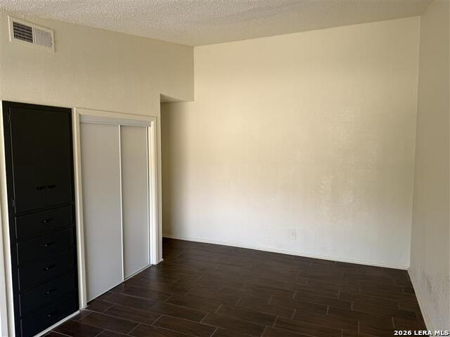 Image 17 of 25 For 520 Gentleman  19