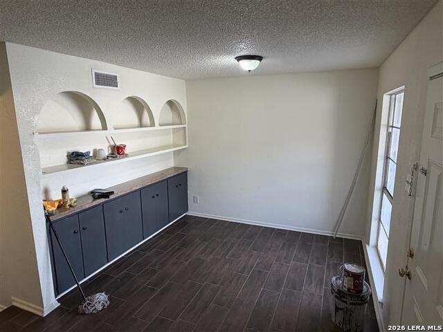 Image 3 of 25 For 520 Gentleman  19