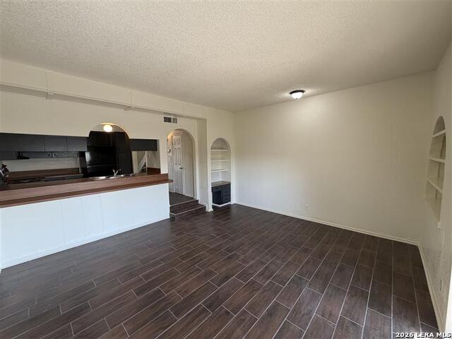 Image 7 of 25 For 520 Gentleman  19