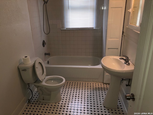 Image 12 of 35 For 520 Paschal  