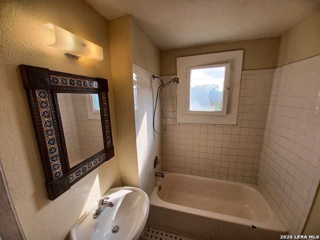 Image 20 of 35 For 520 Paschal  