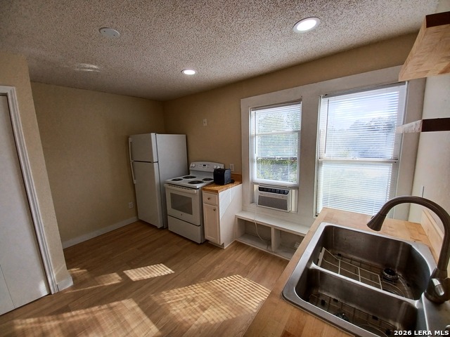 Image 22 of 35 For 520 Paschal  