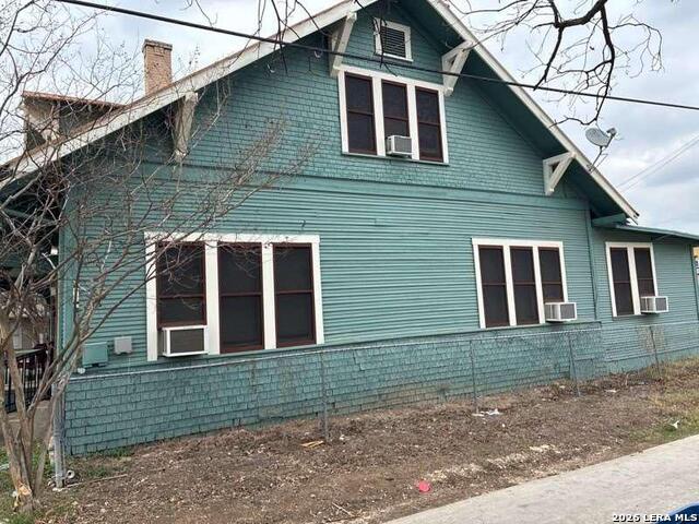 Image 3 of 35 For 520 Paschal  