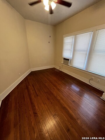 Image 30 of 35 For 520 Paschal  