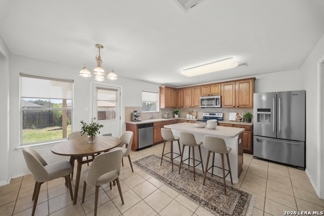 Image 4 of 29 For 902 Magnolia Bend