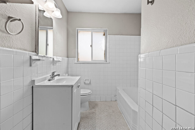 Image 38 of 38 For 553 Club  