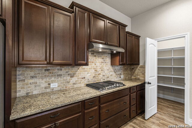 Image 11 of 49 For 1082 Cedar Glen