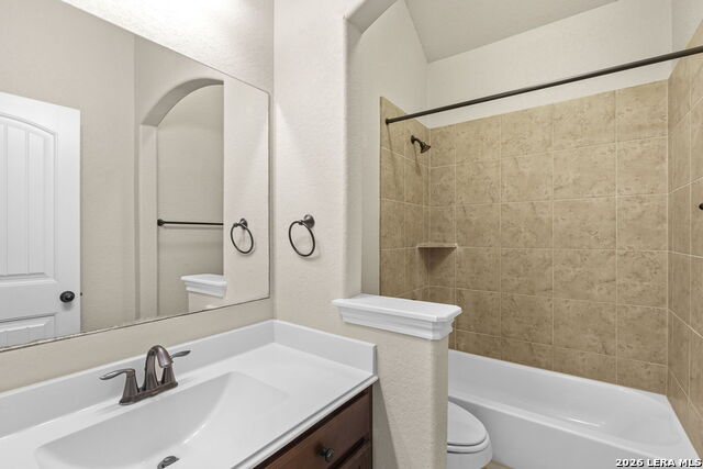 Image 27 of 49 For 1082 Cedar Glen