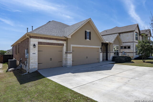 Image 3 of 49 For 1082 Cedar Glen