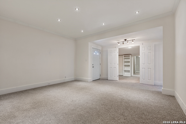 Image 14 of 26 For 729 Kings Hwy W