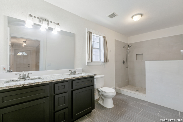 Image 15 of 26 For 729 Kings Hwy W