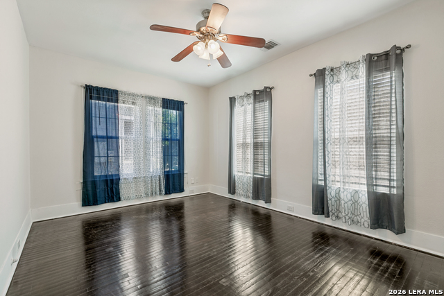 Image 19 of 26 For 729 Kings Hwy W