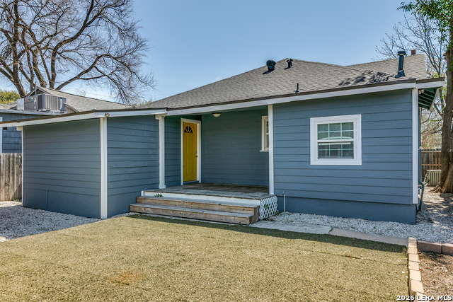 Image 23 of 26 For 729 Kings Hwy W