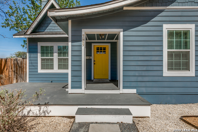 Image 3 of 26 For 729 Kings Hwy W