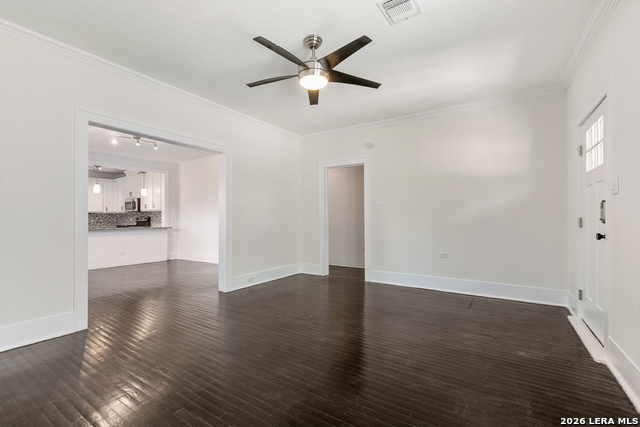 Image 5 of 26 For 729 Kings Hwy W