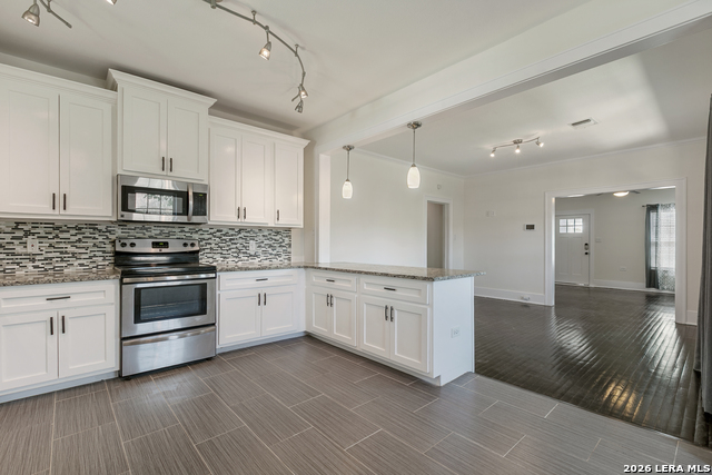 Image 8 of 26 For 729 Kings Hwy W