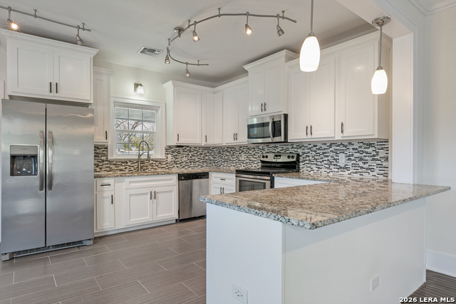 Image 9 of 26 For 729 Kings Hwy W