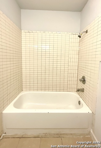 Image 15 of 31 For 7237 Glen Bay