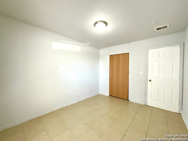 Image 23 of 31 For 7237 Glen Bay