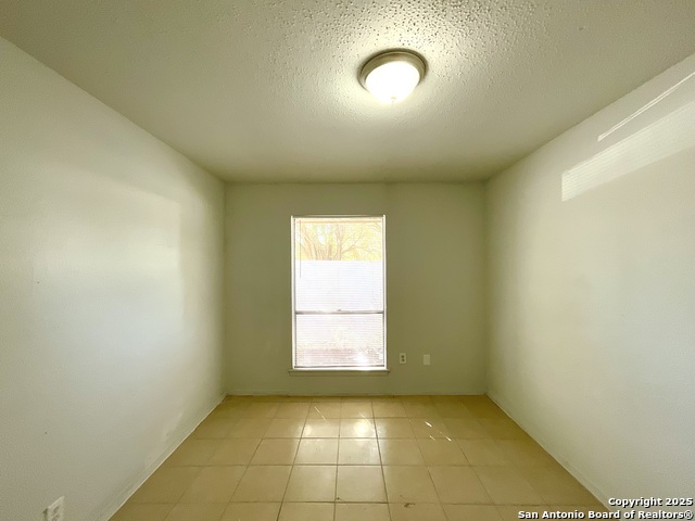 Image 25 of 31 For 7237 Glen Bay