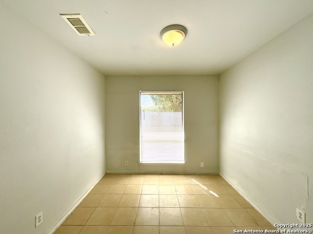 Image 29 of 31 For 7237 Glen Bay