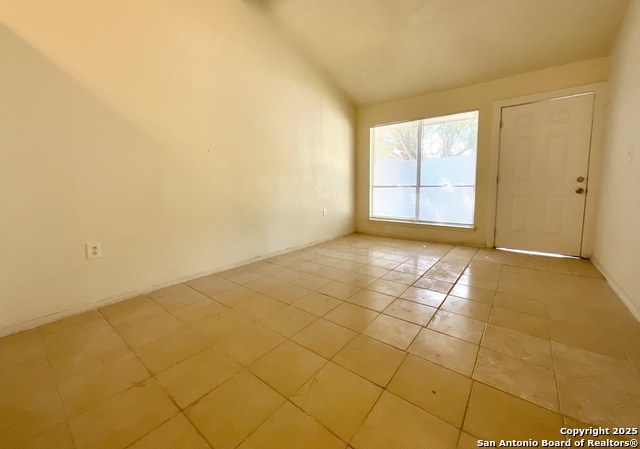 Image 3 of 31 For 7237 Glen Bay