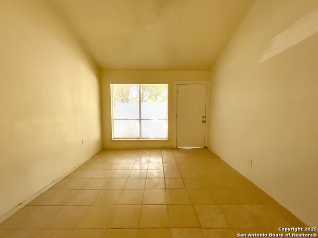 Image 5 of 31 For 7237 Glen Bay