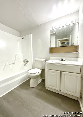 Image 15 of 23 For 7042 Glen Mist