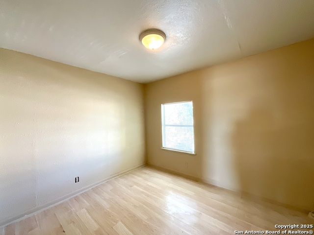 Image 16 of 23 For 7042 Glen Mist