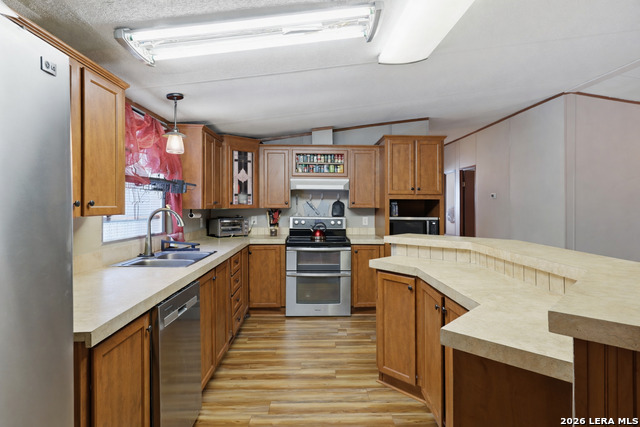 Image 7 of 26 For 197 Lake View Dr