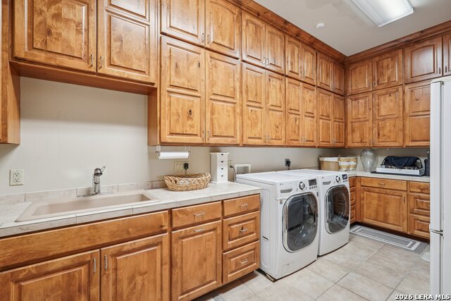 Image 36 of 107 For 2121 Landmark Lane