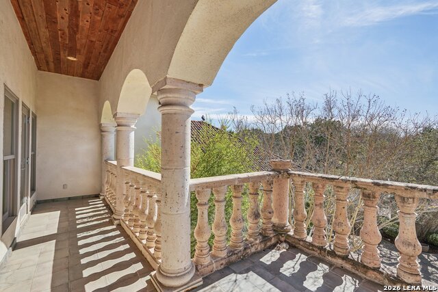 Image 69 of 107 For 2121 Landmark Lane