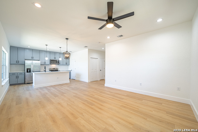 Image 2 of 17 For 934 Sherman  