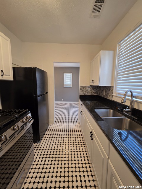 Image 11 of 18 For 930 Grayson E 1