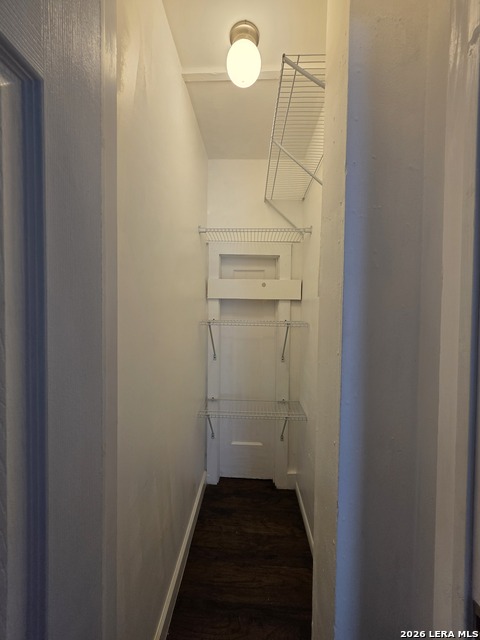 Image 12 of 18 For 930 Grayson E 1