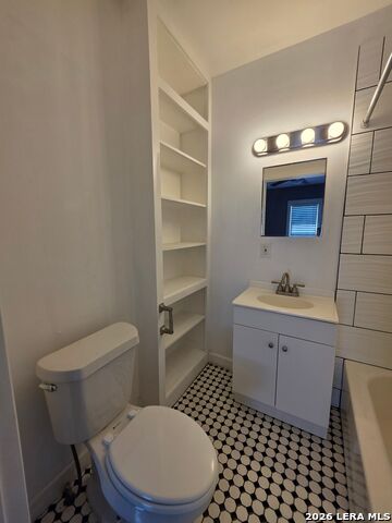 Image 17 of 18 For 930 Grayson E 1