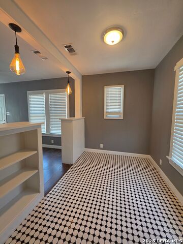 Image 5 of 18 For 930 Grayson E 1