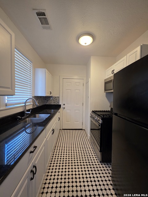 Image 7 of 18 For 930 Grayson E 1