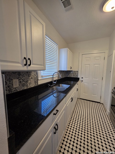 Image 8 of 18 For 930 Grayson E 1