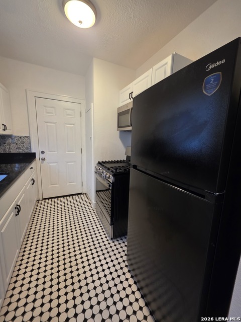 Image 9 of 18 For 930 Grayson E 1