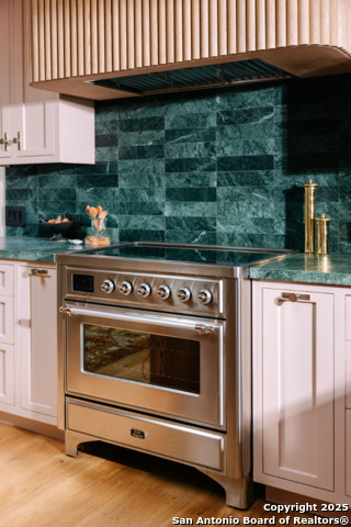 Image 15 of 44 For 2330 Blanton Dr