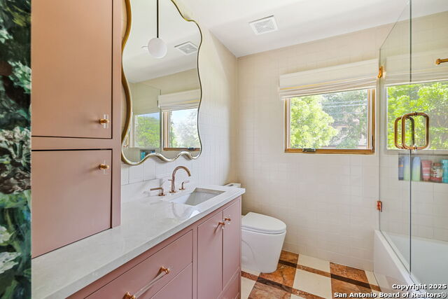 Image 24 of 44 For 2330 Blanton Dr