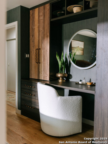 Image 32 of 44 For 2330 Blanton Dr