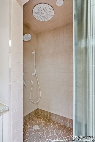 Image 36 of 44 For 2330 Blanton Dr