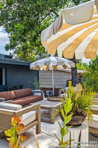 Image 39 of 44 For 2330 Blanton Dr