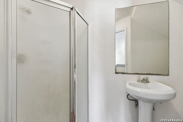 Image 13 of 25 For 438 Rigsby  